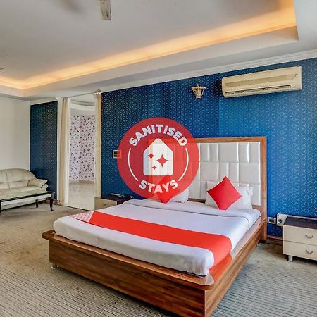 Oyo 71042 Sahara Estate Hotel Gorakhpur Esterno foto