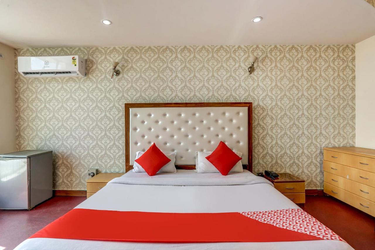Oyo 71042 Sahara Estate Hotel Gorakhpur Esterno foto