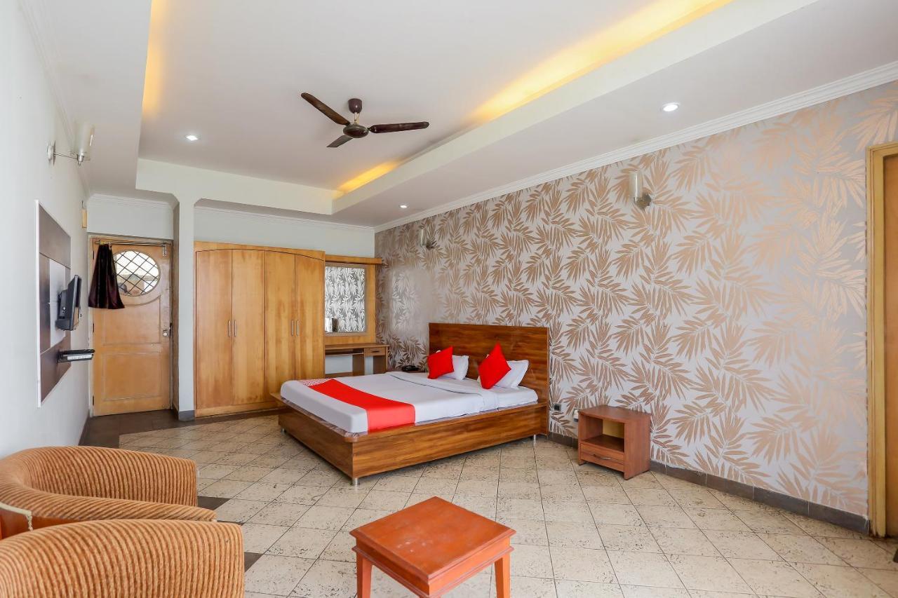 Oyo 71042 Sahara Estate Hotel Gorakhpur Esterno foto