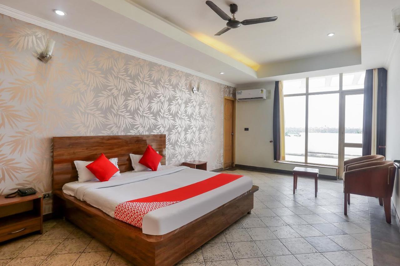 Oyo 71042 Sahara Estate Hotel Gorakhpur Esterno foto