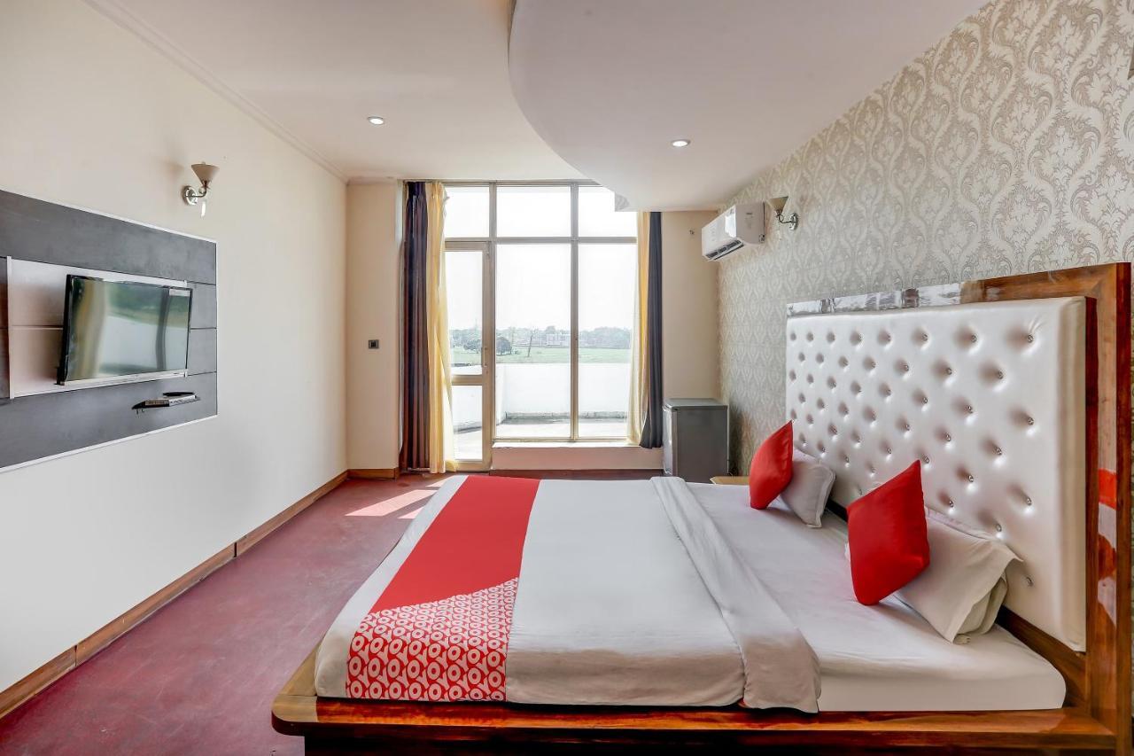 Oyo 71042 Sahara Estate Hotel Gorakhpur Esterno foto