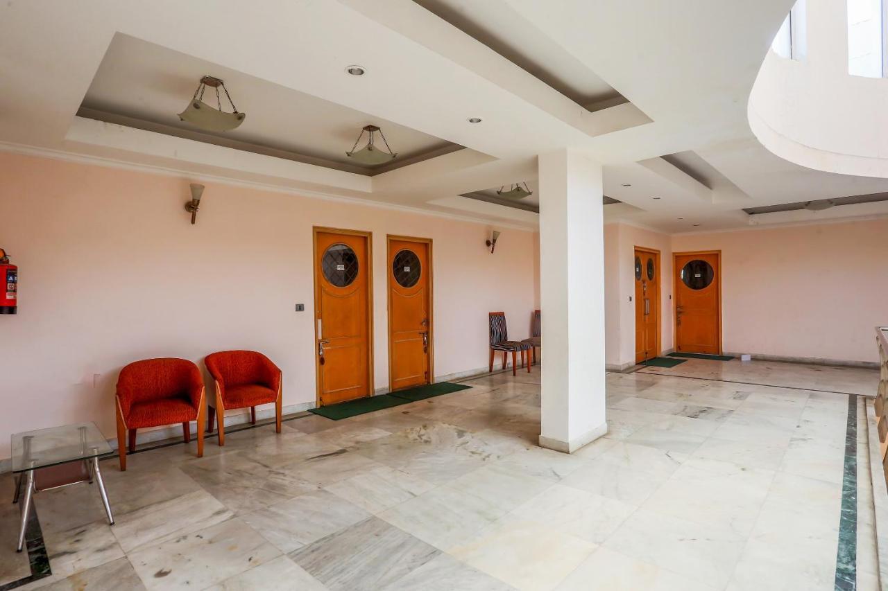 Oyo 71042 Sahara Estate Hotel Gorakhpur Esterno foto