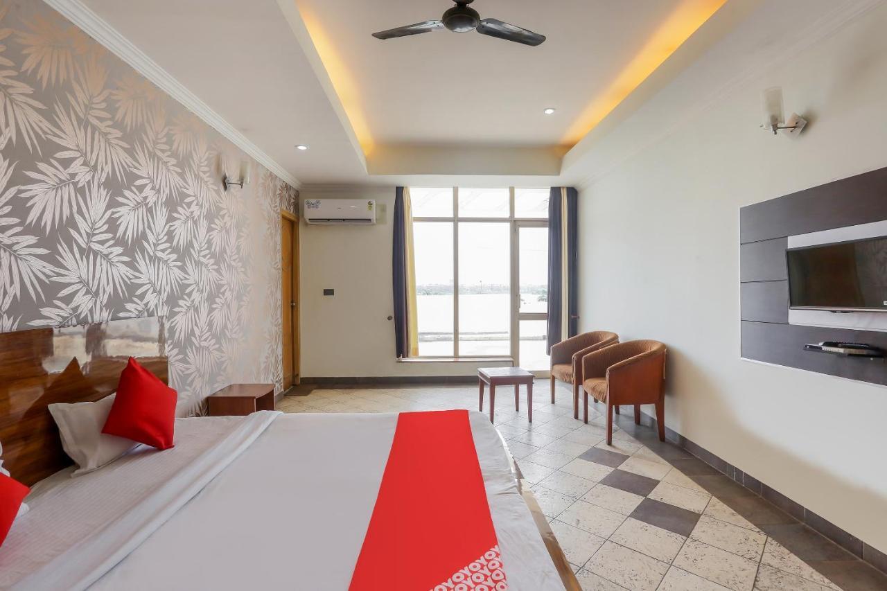 Oyo 71042 Sahara Estate Hotel Gorakhpur Esterno foto